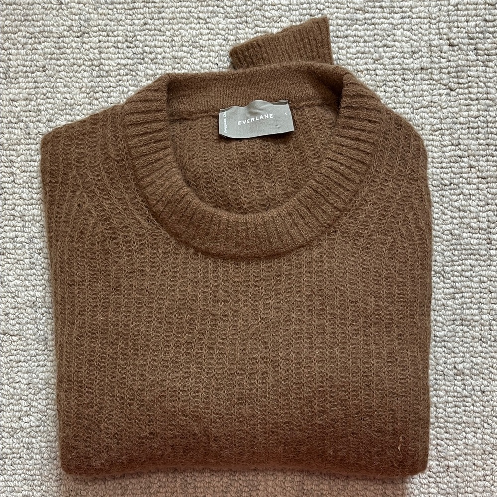 Everlane Women's THE COCOON CREW IN ALPACA Crewneck Sweater in Warm Brown